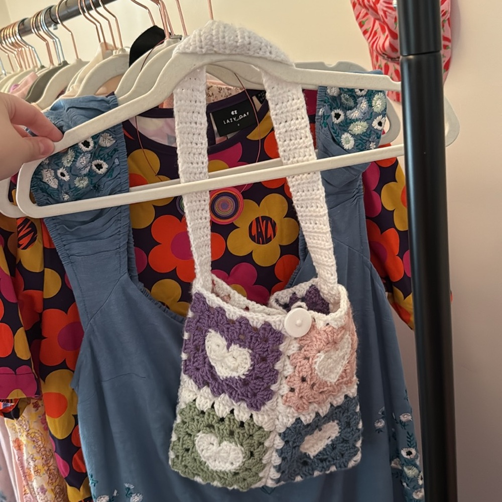 Cute Little Granny Square Tote - Picture 2 of 2